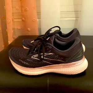 Brooks women shoes Glycerin 19